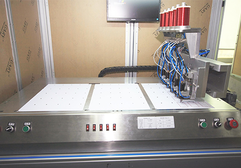 Automatic ultrasonic welding machine